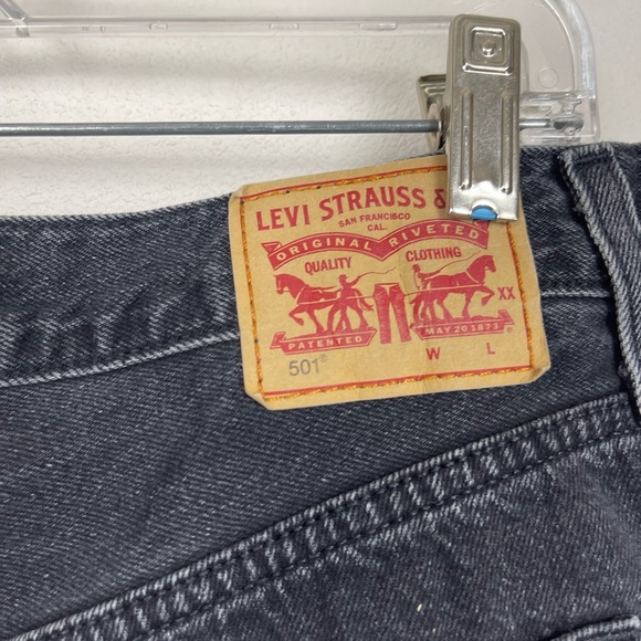 🥑5/$25 Levi’s 501 Cutoff Shorts Faded Black Button Fly sz 31 - Picture 3 of 6